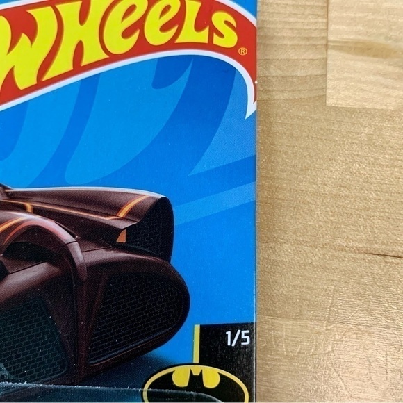 MATTEL HOT Wheels 2023 Tooned 66’ Classic Batmobile NWT - Picture 5 of 9